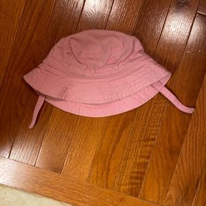 Coolibar sun hat for little girl pink 6-24m